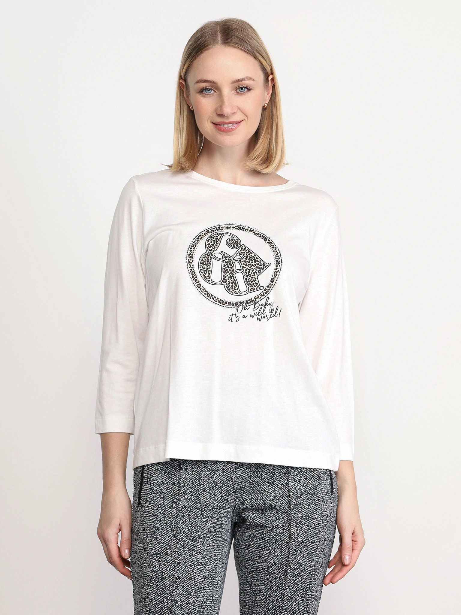 Футболка белого цвета со стразами из смесового хлопка